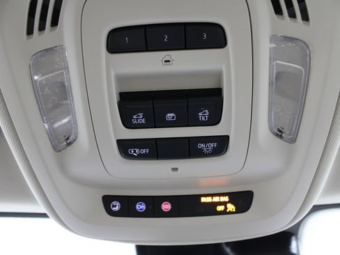 Used 2023 Buick Envision Avenir image 27