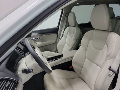 Used 2024 Volvo XC90 B6 Plus image 38