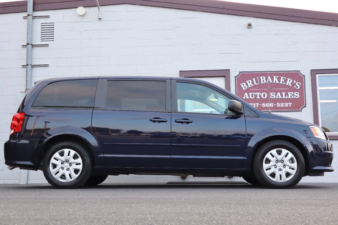 Used 2016 Dodge Grand Caravan SE w/ Quick Order Package 29E SE FWD image 1