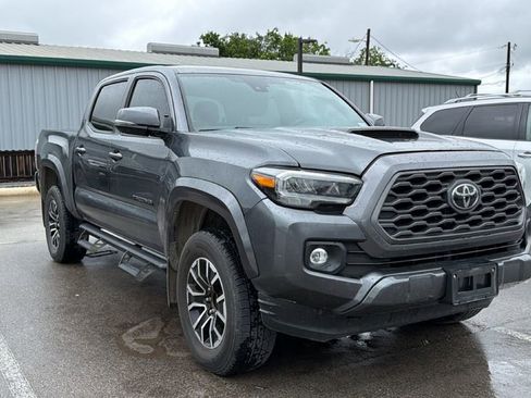 Used 2023 Toyota Tacoma TRD Sport w/ Technology Package RWD image 3
