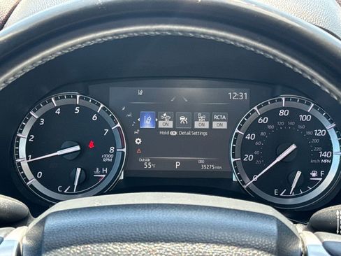 Used 2022 Toyota Highlander XLE AWD/4WD image 18