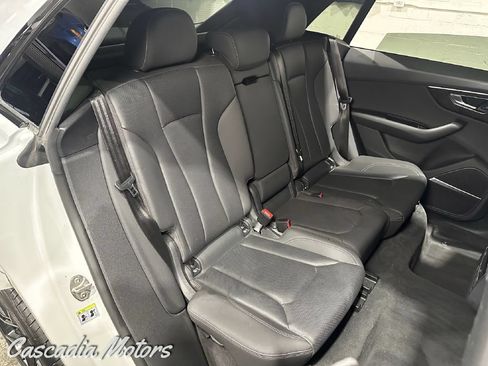 Used 2019 Audi Q8 Premium Plus w/ Premium Plus AWD/4WD image 12
