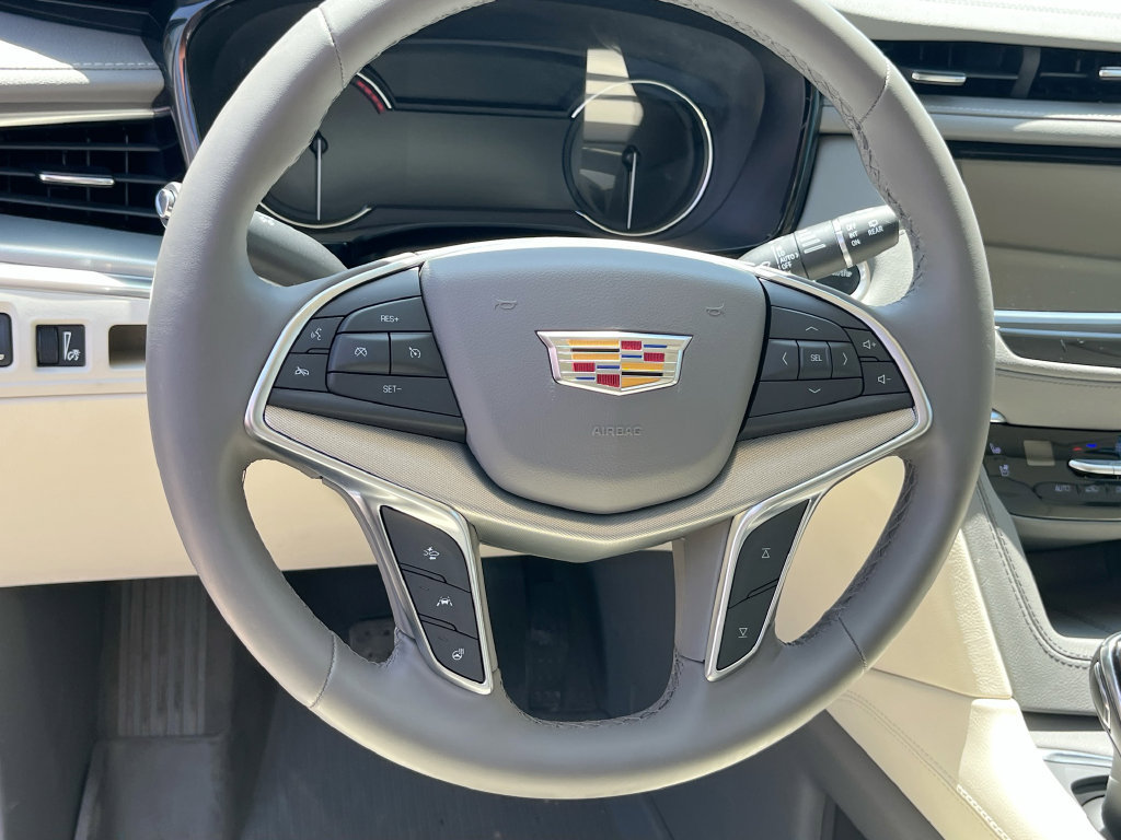 Used 2025 Cadillac XT5 Premium Luxury w/ LPO, Floor Liner Package FWD image 11