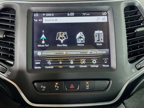 Used 2023 Jeep Cherokee Altitude Lux image 22