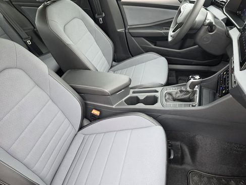 New 2026 Volkswagen Jetta SE image 10