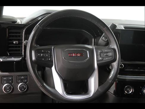Used 2022 GMC Sierra 1500 SLE w/ X31 Off-Road Package AWD/4WD image 8