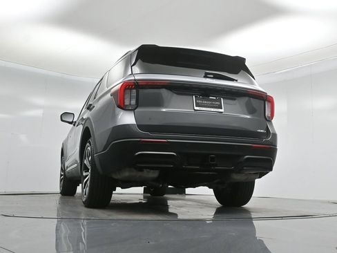 Used 2025 Ford Explorer ST-Line image 52