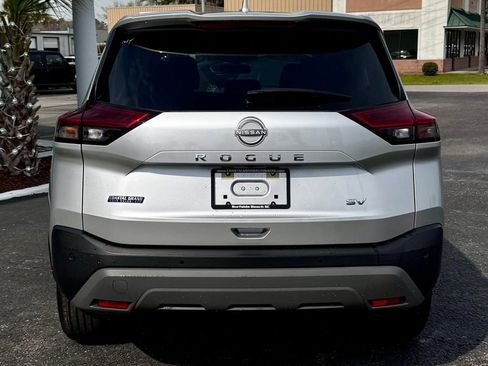 Used 2023 Nissan Rogue SV image 5