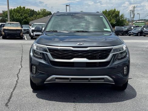 Certified 2021 Kia Seltos SX w/ SX Sunroof Package AWD/4WD image 8