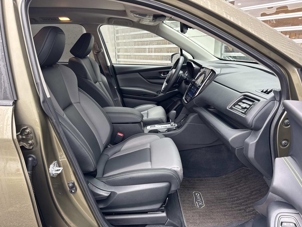 Used 2023 Subaru Ascent Onyx Edition AWD/4WD image 9