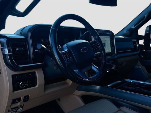 Used 2023 Ford F250 Lariat w/ Chrome Package image 10