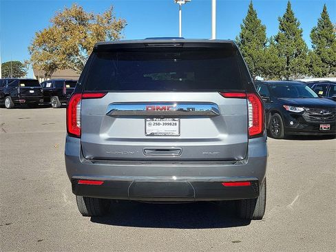 Used 2022 GMC Yukon SLT w/ SLT Luxury Package image 9