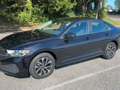 Used 2024 Volkswagen Jetta S image 28