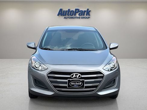 Used 2016 Hyundai Elantra GT FWD image 2