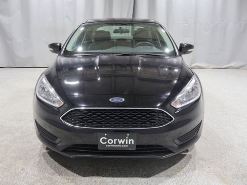 Used 2017 Ford Focus SE w/ Cold Weather Package FWD image 6