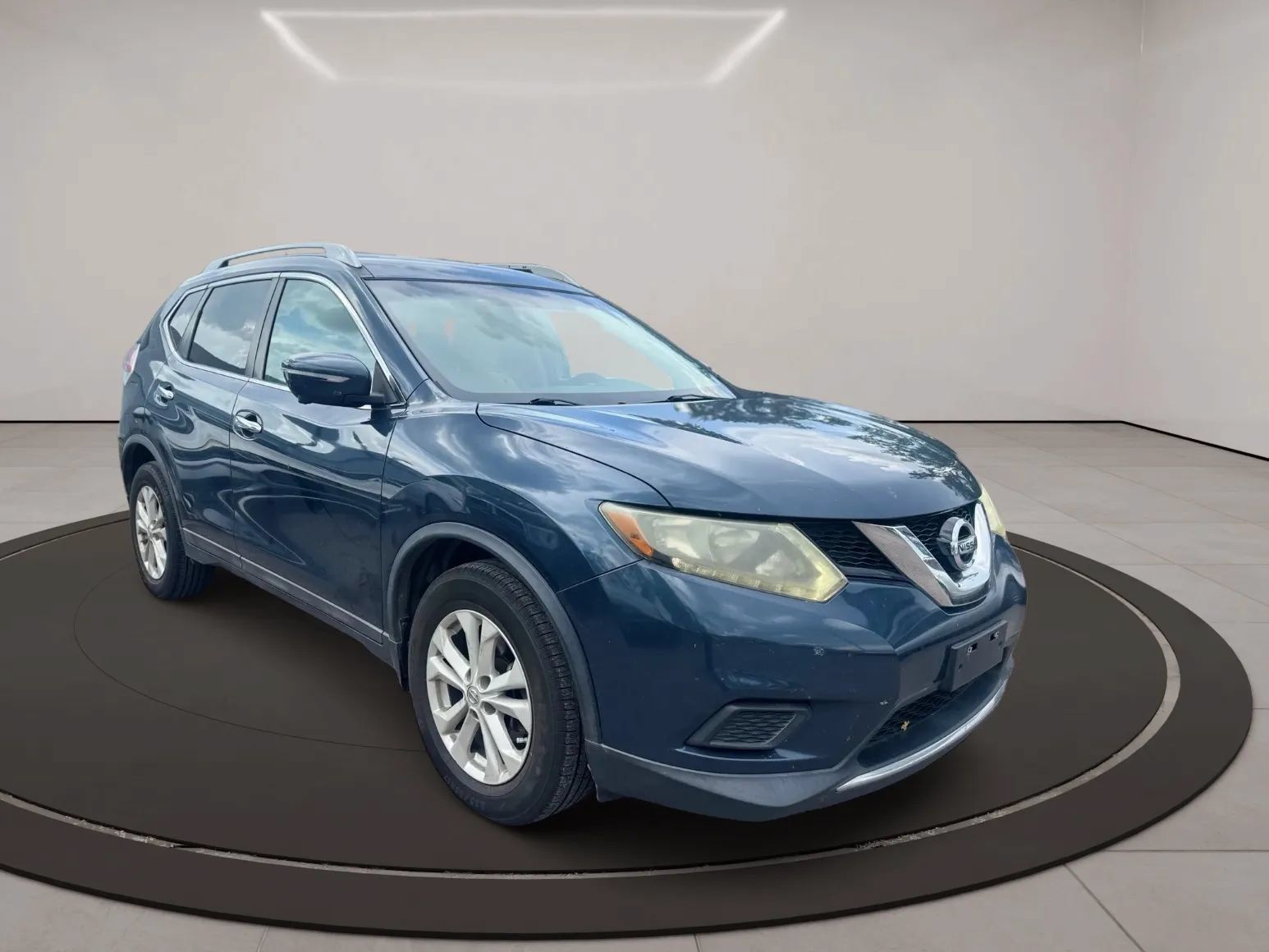 Used 2015 Nissan Rogue SV w/ SV Premium Package FWD image 2