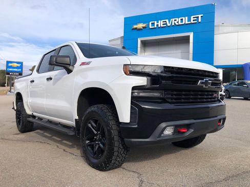 Used 2020 Chevrolet Silverado 1500 LT Trail Boss w/ Convenience Package image 1