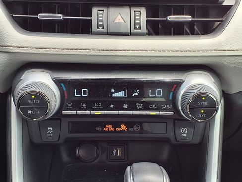 Used 2023 Toyota RAV4 XLE Premium FWD image 23