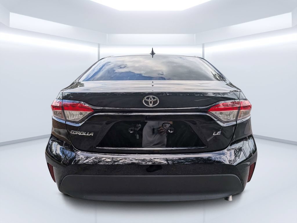 Used 2025 Toyota Corolla LE FWD image 4