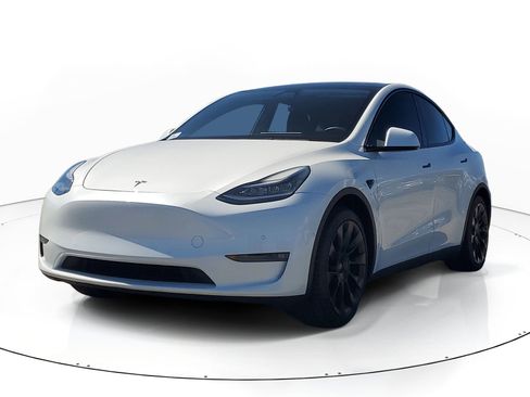 Used 2021 Tesla Model Y Long Range image 3