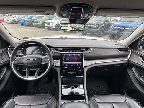 Used 2023 Jeep Grand Cherokee L Limited w/ Luxury Tech Group II image 23