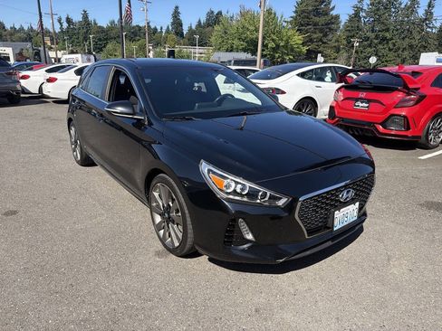 Used 2018 Hyundai Elantra GT Sport FWD image 4