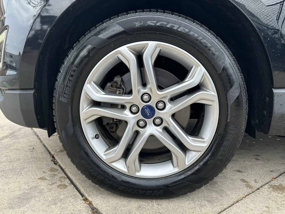 Used 2018 Ford Edge Titanium AWD/4WD image 9