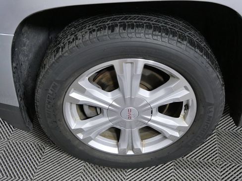 Used 2017 GMC Terrain SLE w/ Driver Alert Package I AWD/4WD image 9