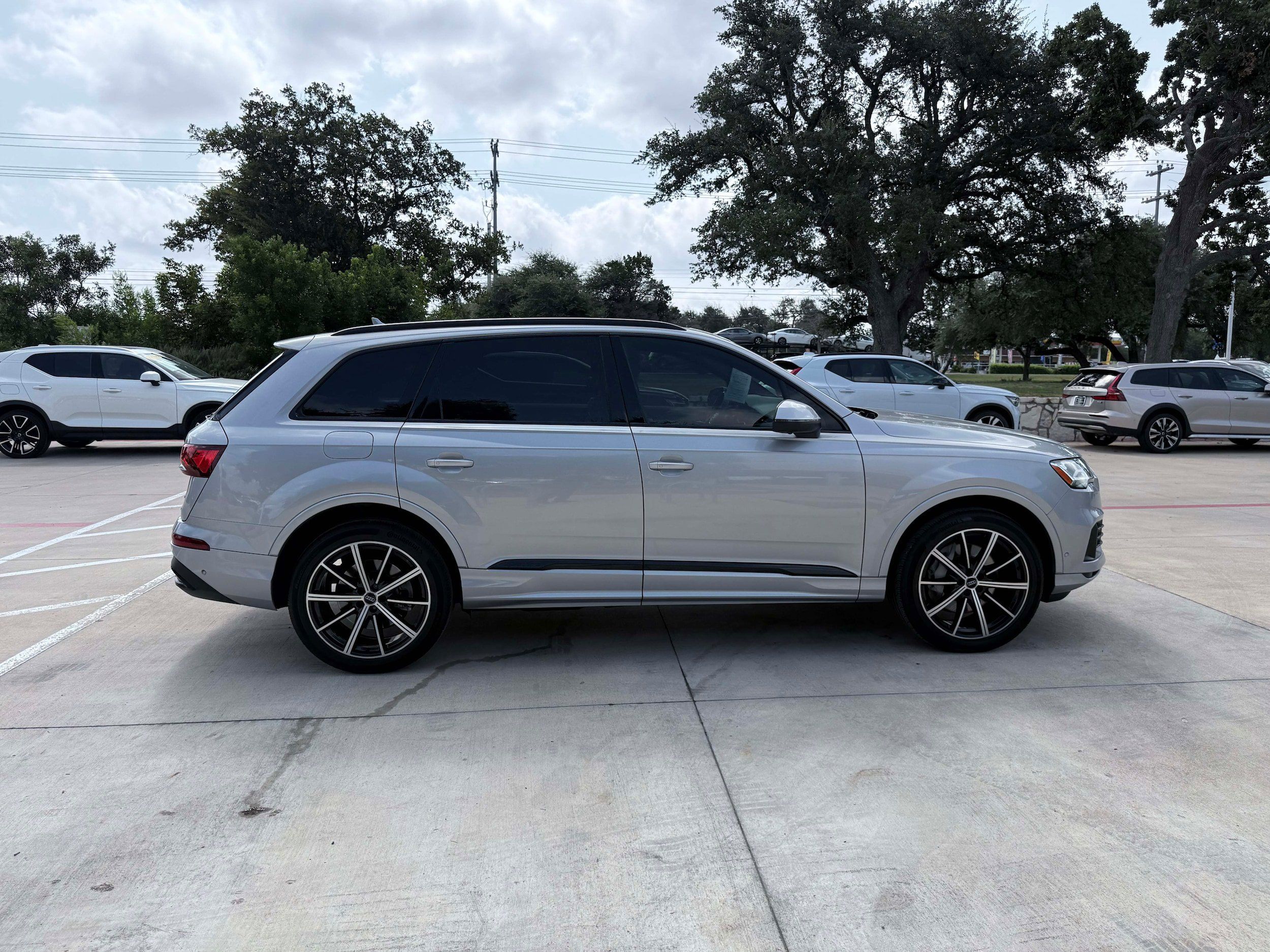 Used 2020 Audi Q7 3.0T Premium Plus w/ Premium Plus Package AWD/4WD image 7