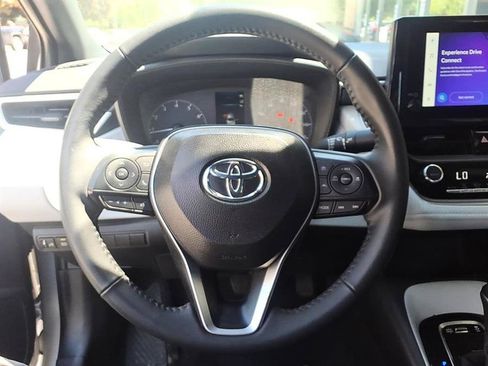 Used 2025 Toyota Corolla SE FWD image 29