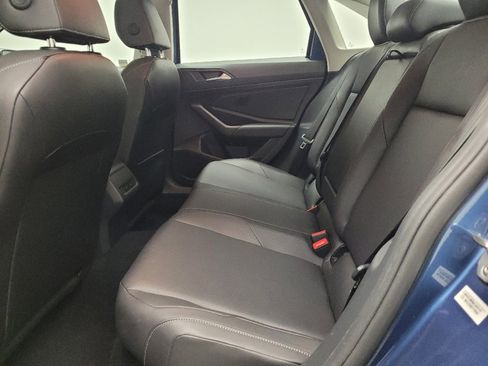 Used 2019 Volkswagen Jetta SE w/ Cold Weather Package FWD image 18