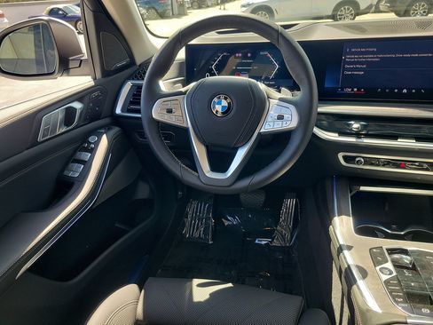 Used 2026 BMW X7 xDrive40i AWD/4WD image 13
