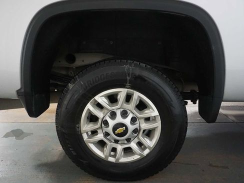 Used 2022 Chevrolet Silverado 2500 LT w/ Convenience Package image 11