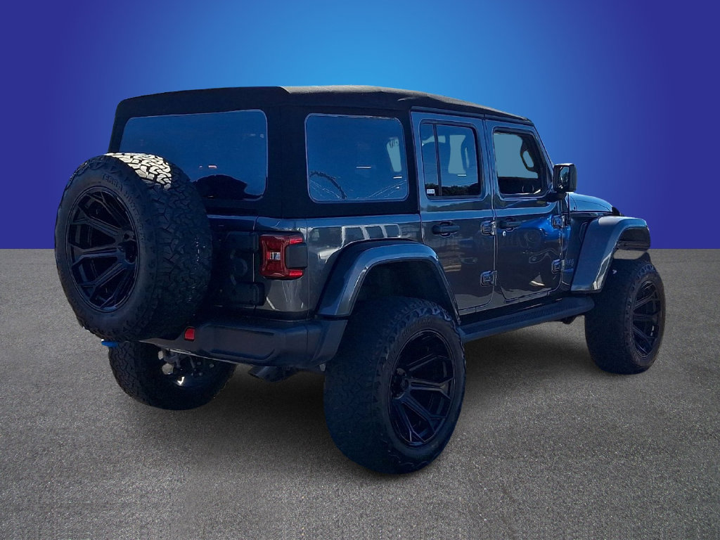 Used 2022 Jeep Wrangler Unlimited Sahara w/ Cold Weather Group AWD/4WD image 4