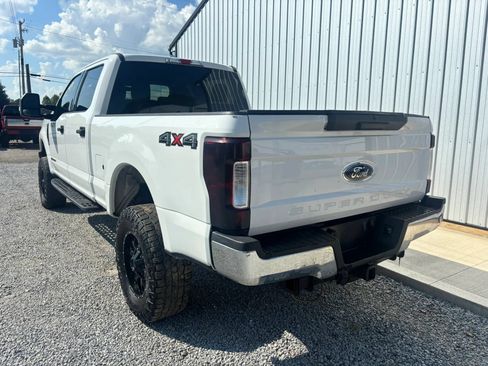 Used 2019 Ford F250 XLT w/ Snow Plow Prep Package AWD/4WD image 3