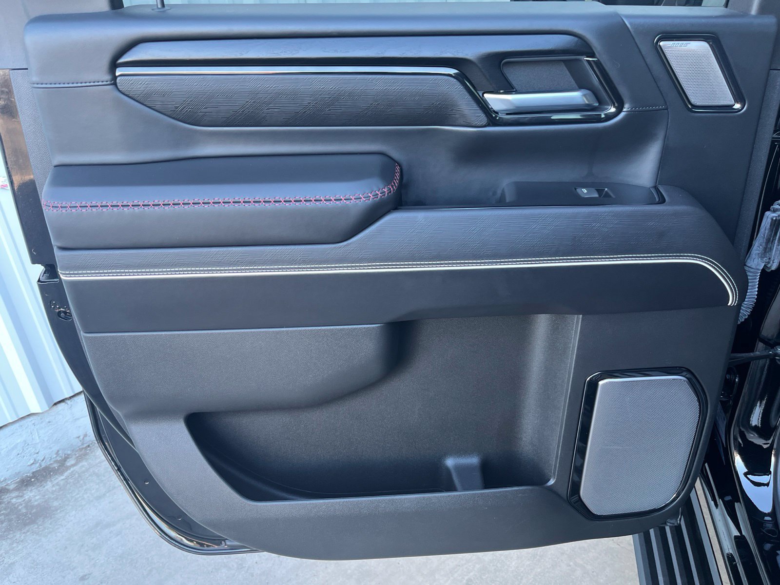 Used 2025 GMC Sierra 2500 AT4X AWD/4WD image 13