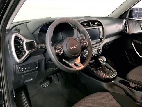 Certified 2025 Kia Soul LX w/ LX Technology Package FWD image 14