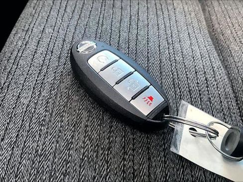 Certified 2021 Nissan Rogue SV image 13