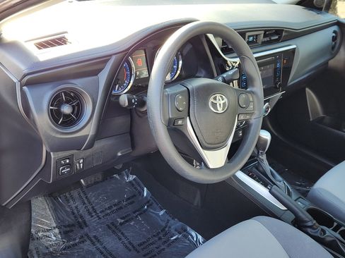 Used 2018 Toyota Corolla L image 11