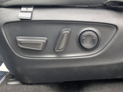 Used 2023 Toyota RAV4 XLE image 20