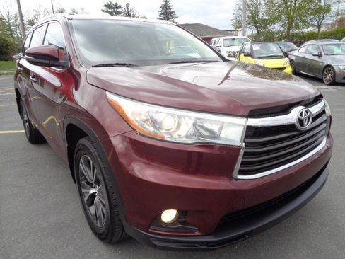 Used 2016 Toyota Highlander XLE AWD/4WD image 15