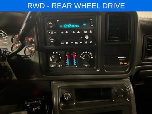 Used 2004 Chevrolet Silverado 2500 LS image 22