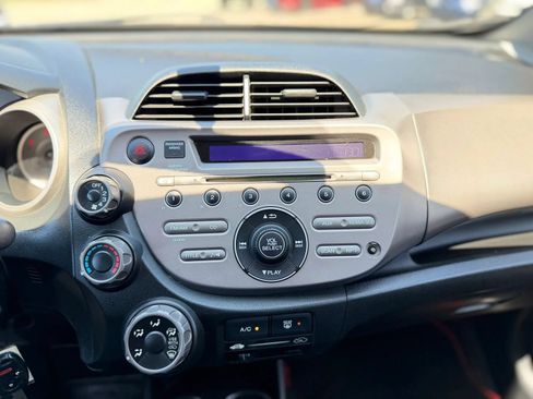 Used 2011 Honda Fit Sport image 20