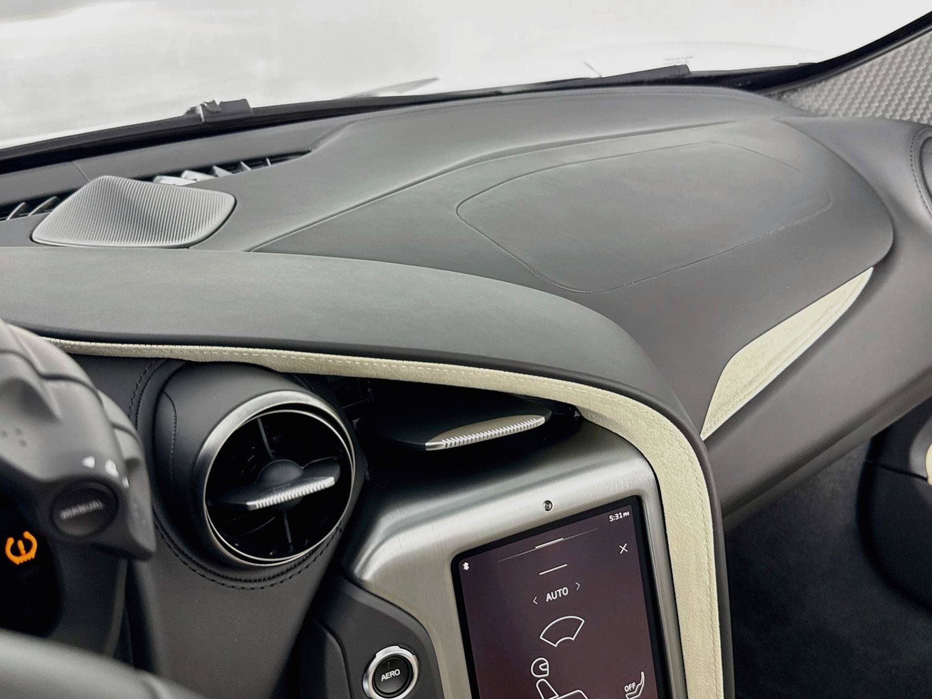 Used 2024 McLaren 750S Spider RWD image 40