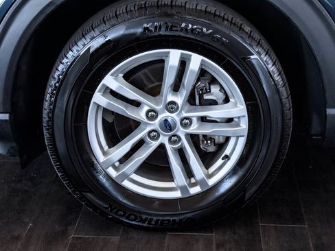 Used 2023 Ford Explorer XLT image 21