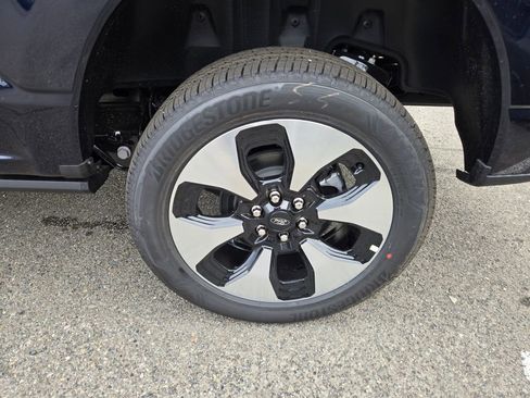 New 2025 Ford F150 Lightning Platinum image 9