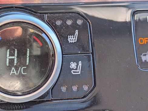 Used 2023 Toyota Highlander Limited image 29