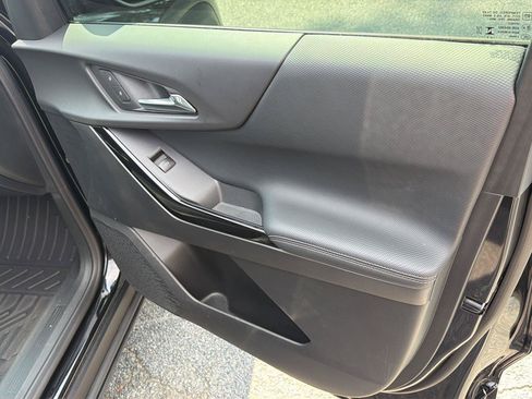 Used 2026 Chevrolet Equinox LT w/ Convenience Package II FWD image 14