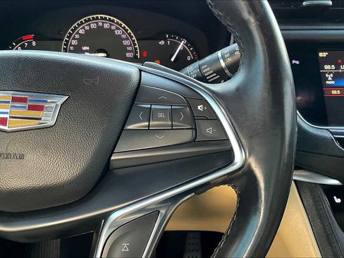 Used 2018 Cadillac XT5 Luxury w/ Driver Awareness Package image 39