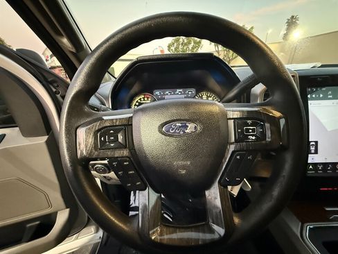 Used 2015 Ford F150 XLT RWD image 26